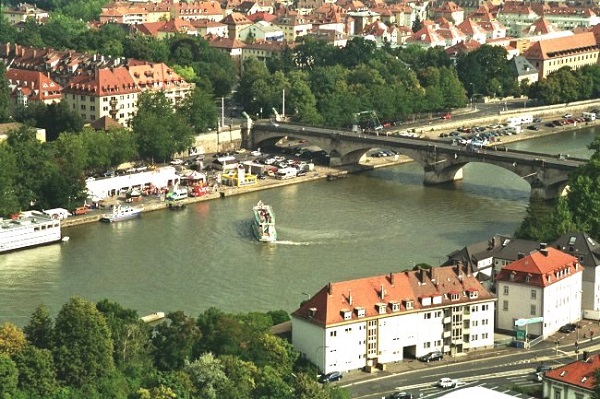 River Cruise Port Frankfurt Main parking